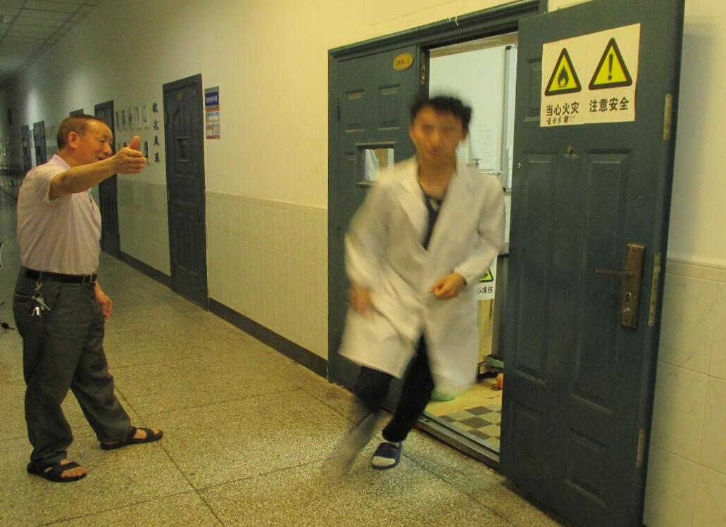 03.jpg